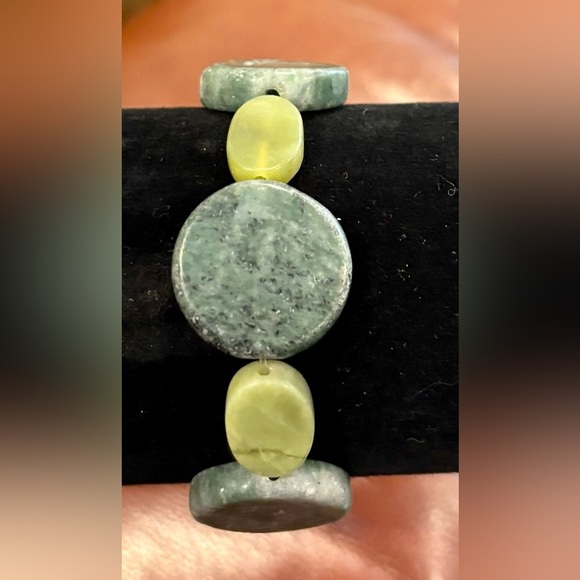 Jade and Serpentine Stretch Bracelet - Picture 1 of 1